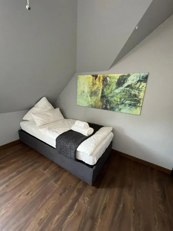 Moderne Galerie-Wohnung! Zentral-A8-B17 Wifi Gersthofen Apartment
